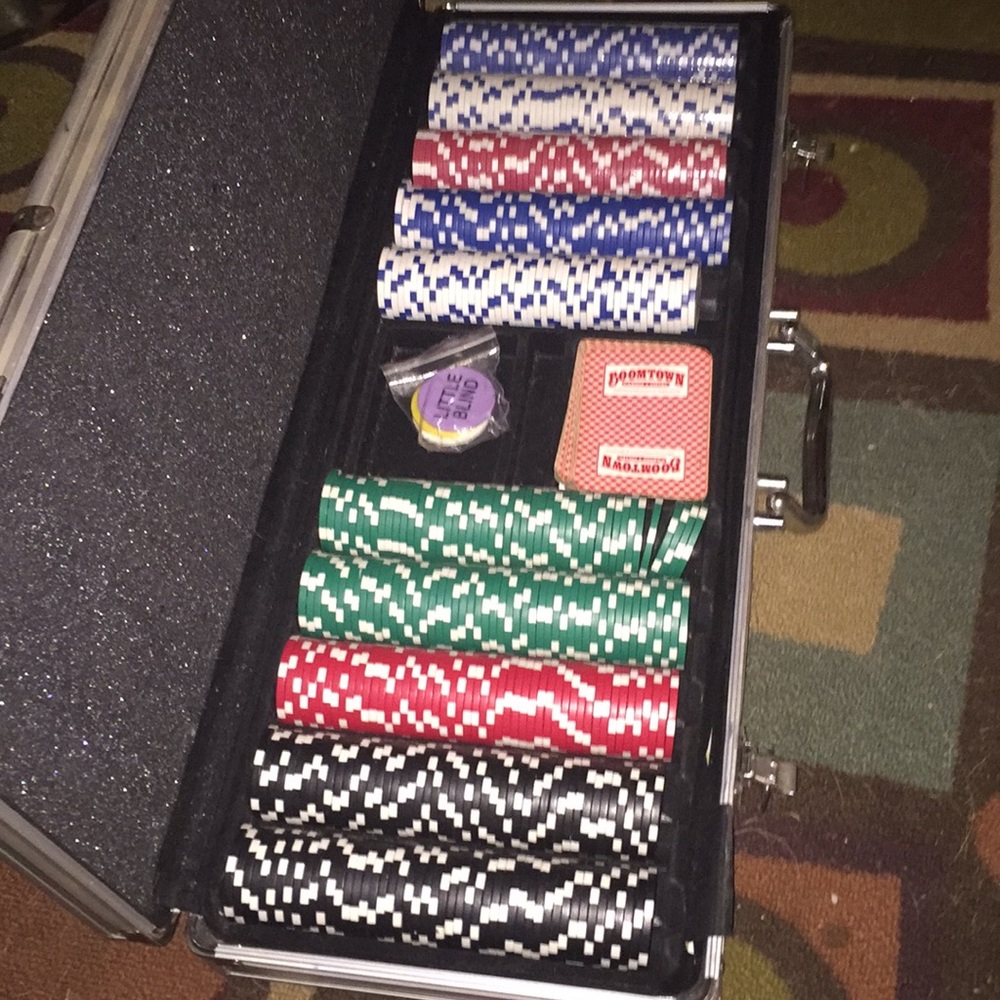 Dads old poker chips set